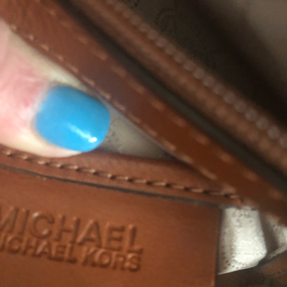Michael Kors Signature Brown Logo - Picture 4 of 5